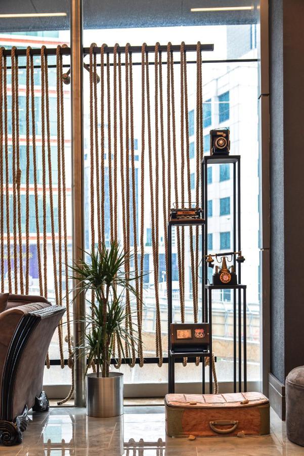 A11 Hotel Atasehir Istanbul Bagian luar foto