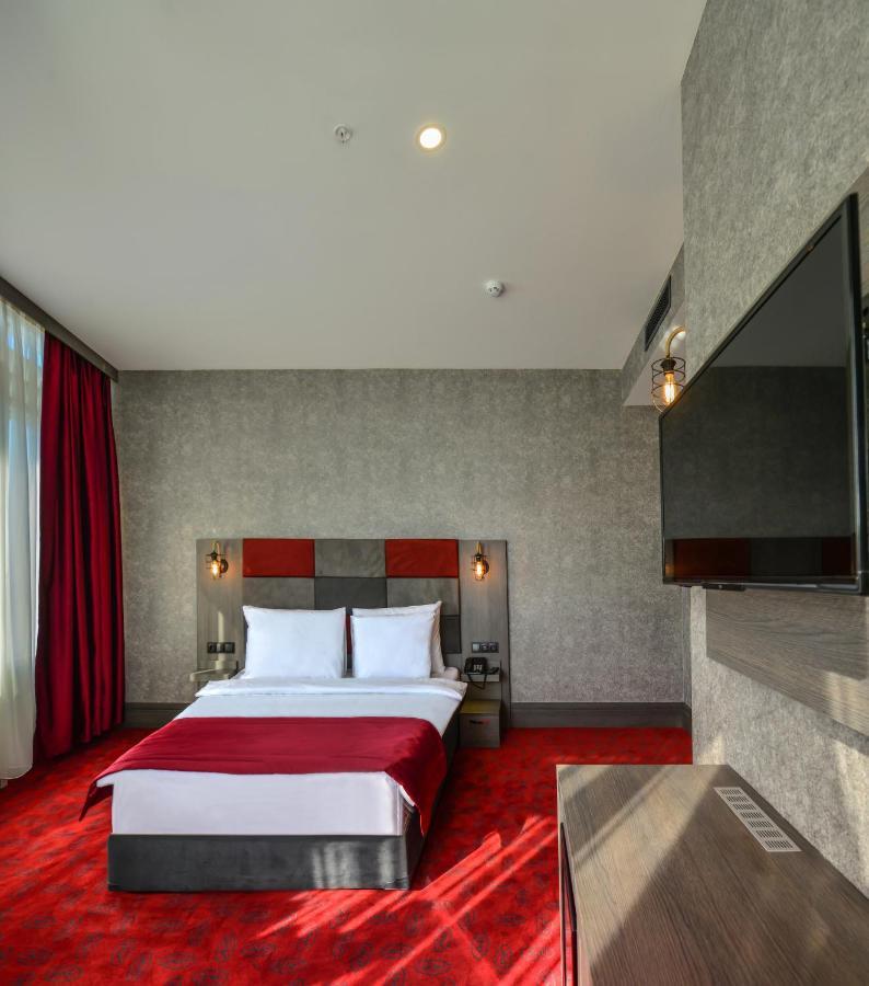 A11 Hotel Atasehir Istanbul Bagian luar foto