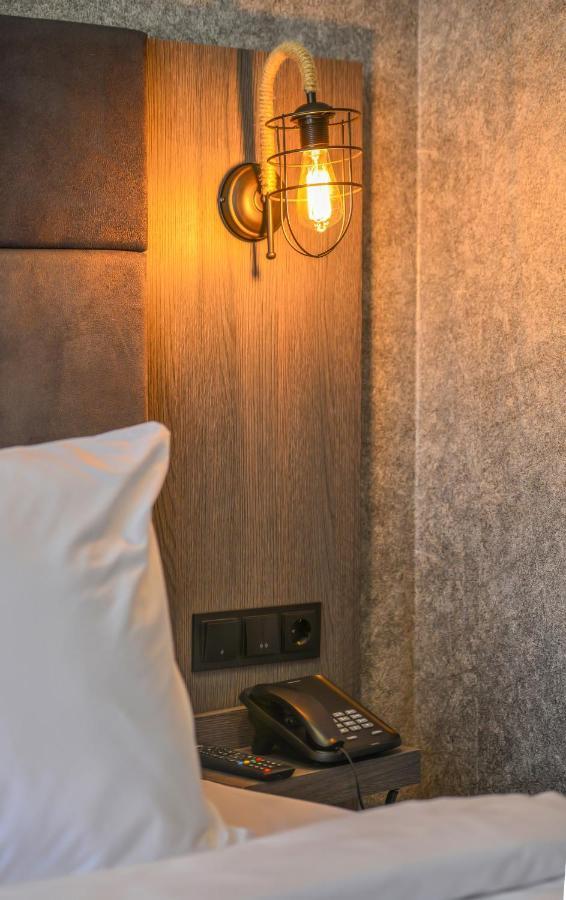 A11 Hotel Atasehir Istanbul Bagian luar foto